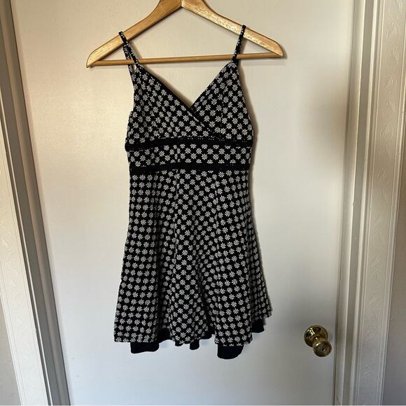 Trixxi‎ women’s dress small - Picture 2 of 7